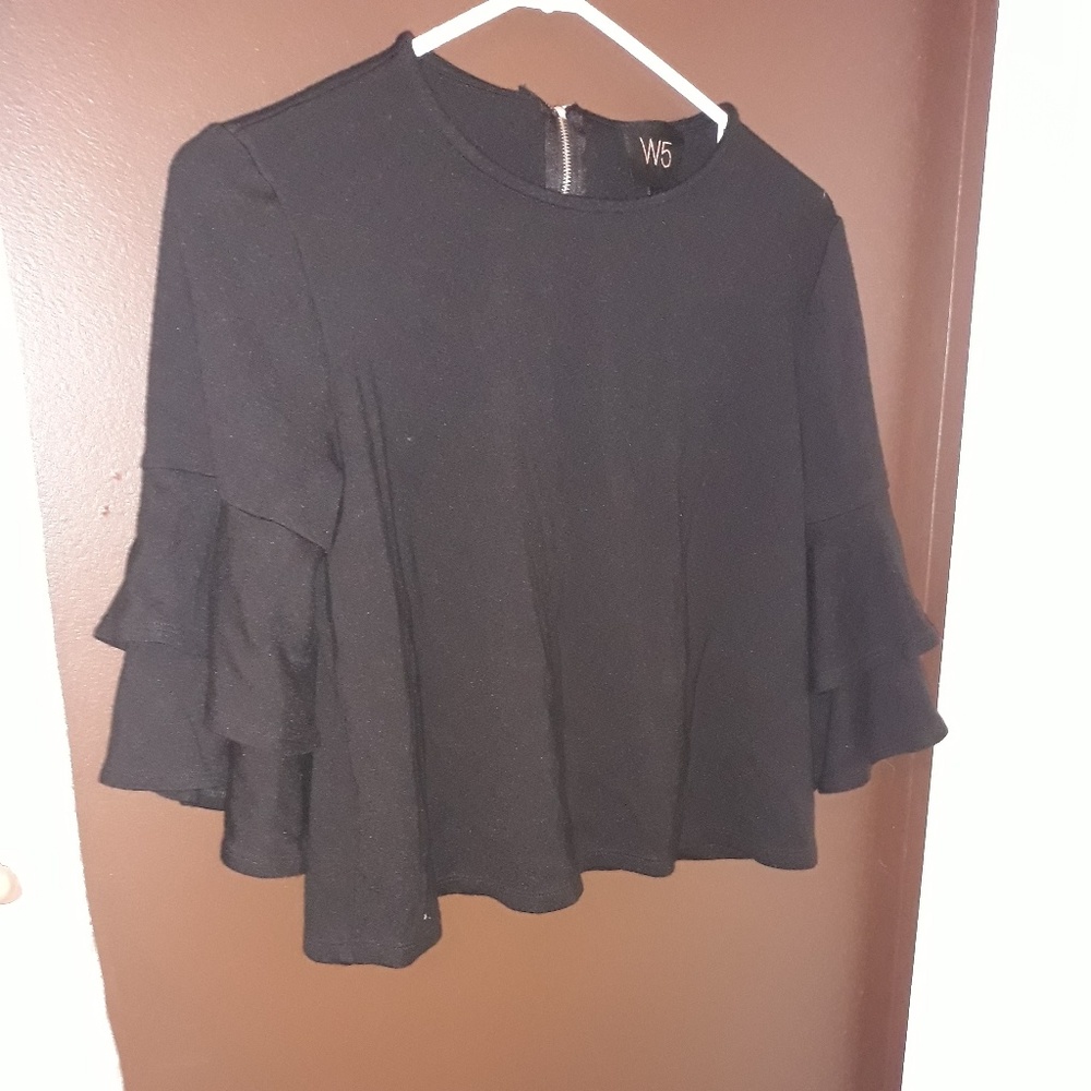 W5 VERY nice black ruffle sleeve top